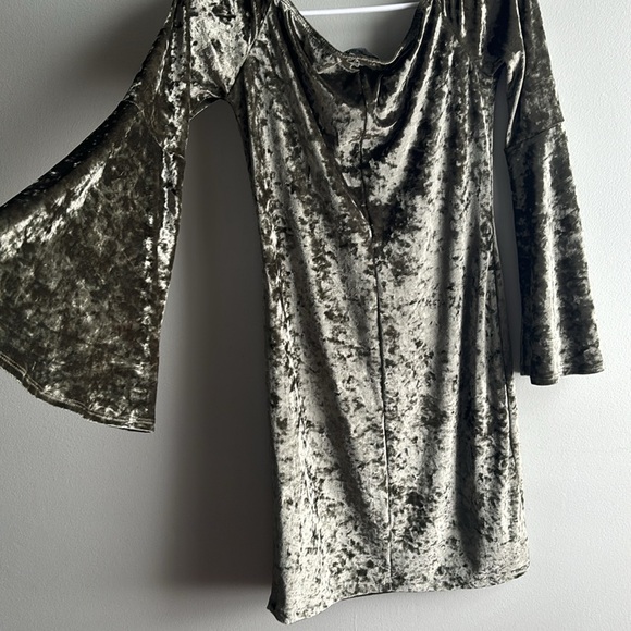 COPY - Off the shoulder Velour Bodycon Dress - Picture 3 of 3